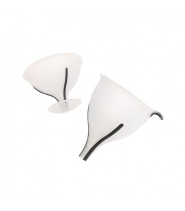 Lot de 2 entonnoirs. - Oxo.